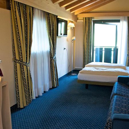 Alexander Charme Hotel Λιβίνιο Εξωτερικό φωτογραφία