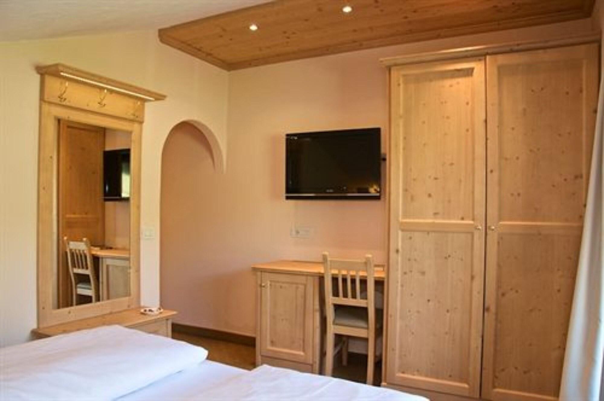 Alexander Charme Hotel Λιβίνιο Εξωτερικό φωτογραφία