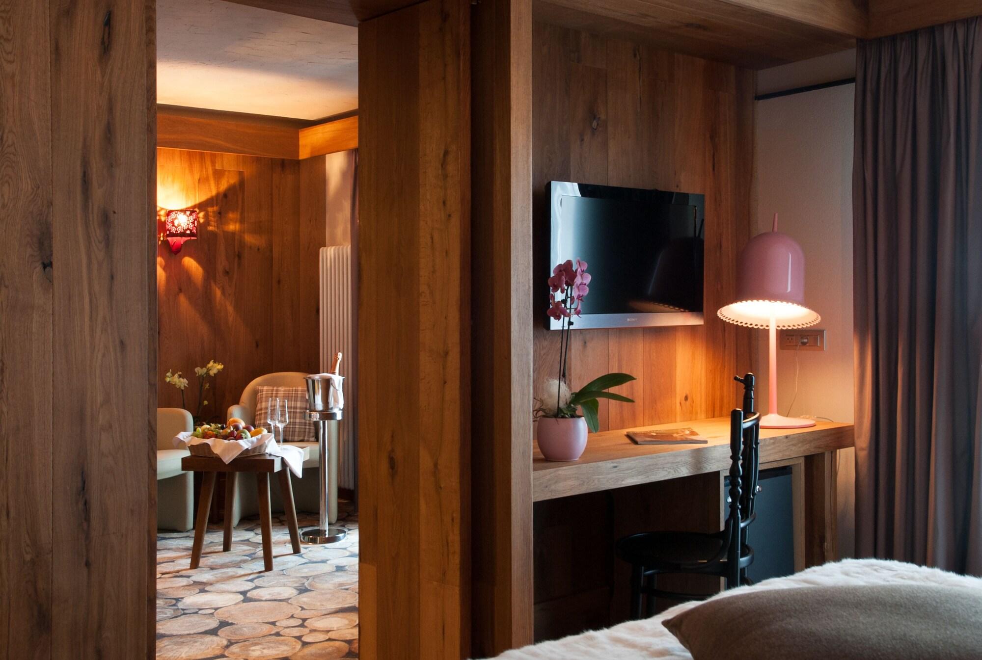 Alexander Charme Hotel Λιβίνιο Εξωτερικό φωτογραφία